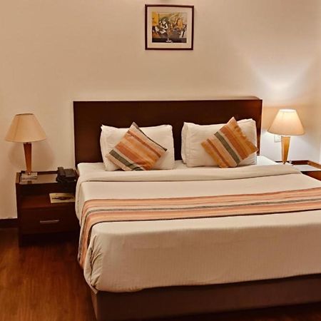 Goodwill Hotel New Delhi Exterior photo